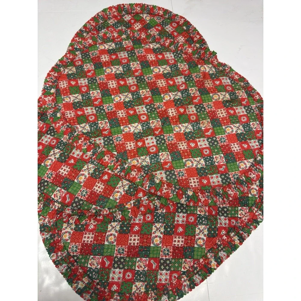 Vintage Christmas Quilted Oval Placemats Set 4 Patchwork Ruffle Holiday